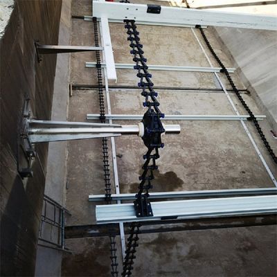 Raspador de barro de cadena no metálico en el tanque de sedimentación del barro