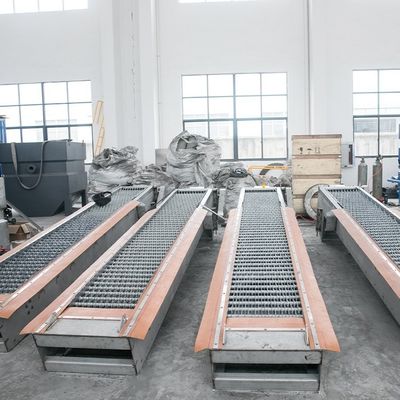 Equipo rotatorio de acero inoxidable del tratamiento de aguas residuales de la parrilla de la grada del diente