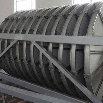 El tanque blanco del tratamiento de aguas residuales, filtro del tambor rotativo de la fibra