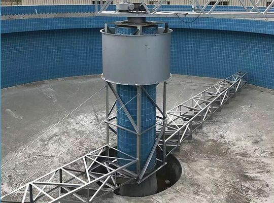 Máquina suspendida de acero inoxidable del tratamiento de aguas residuales del raspador del fango de 304 Center Drive