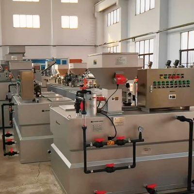 Equipo de dosificación bajo ácido del floculante de 2000L/H PAM Automatic Dosing System Chloride