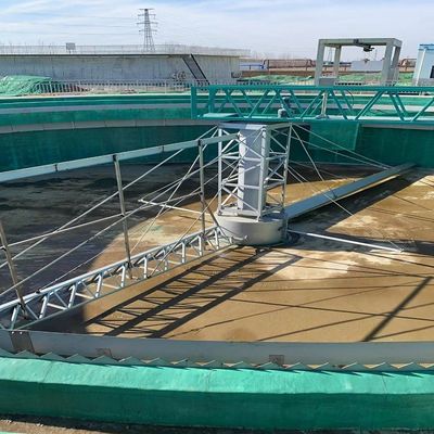 El tanque de sedimentación periférico de acero inoxidable del raspador de barro de la impulsión del medio puente