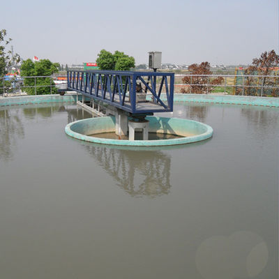 El tanque de sedimentación periférico de acero inoxidable del raspador de barro de la impulsión del medio puente