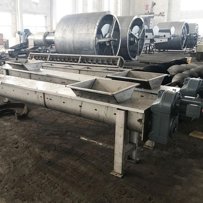 Transportador de tornillo sin eje horizontal de lodos de acero al carbono movible