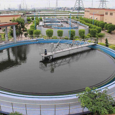 Acero inoxidable 304 del raspador del lodo de la impulsión del centro del tanque de sedimentación de aguas residuales