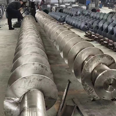1~25Meter inclinó el transportador de acero inoxidable del taladro de tornillo para el cemento de Silo