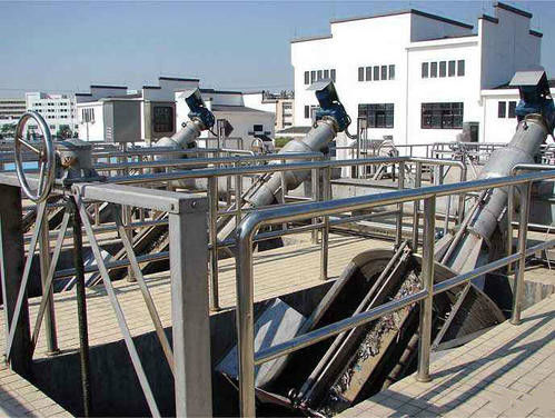 Planta de la purificación del agua del tratamiento de aguas residuales de las pantallas de barra de la tenencia de la basura