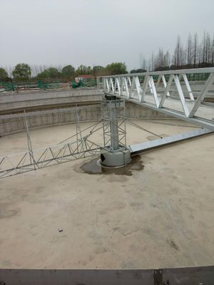 Acero de carbono periférico de la impulsión del medio del puente de barro equipo del raspador