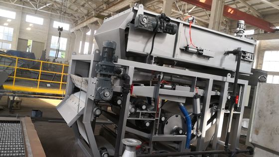 Espesador de lodos por gravedad para aguas residuales bioquímicas - Capacidad de 60 m³/h, Construcción en acero al carbono