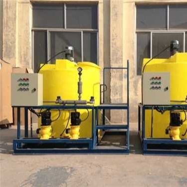 Máquina de dosificación automática amarilla, unidad de dosificación química 1000L/h