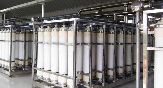 Sistema de la filtración de las aguas residuales del GMP, sistema de ósmosis reversa industrial de la bebida